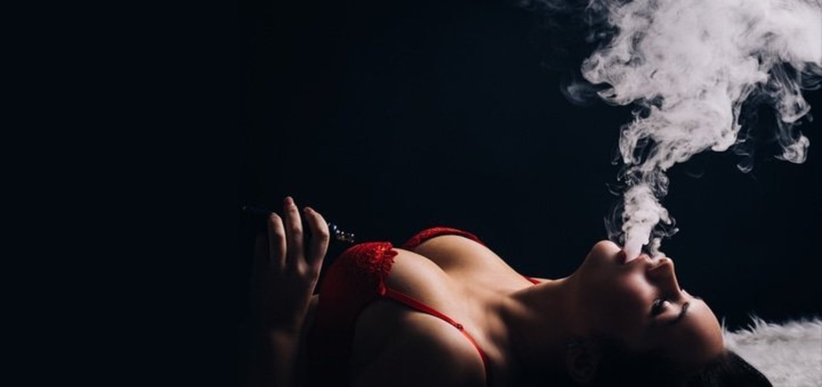 Smoke It Hot Naked Babes On Tumblr.
