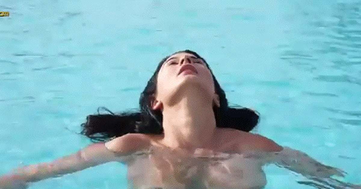 Topless japanese women gifs