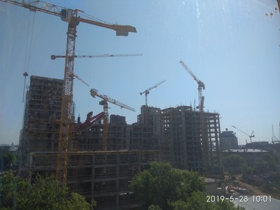 1559026920130163743 Как падает башенный кран видео