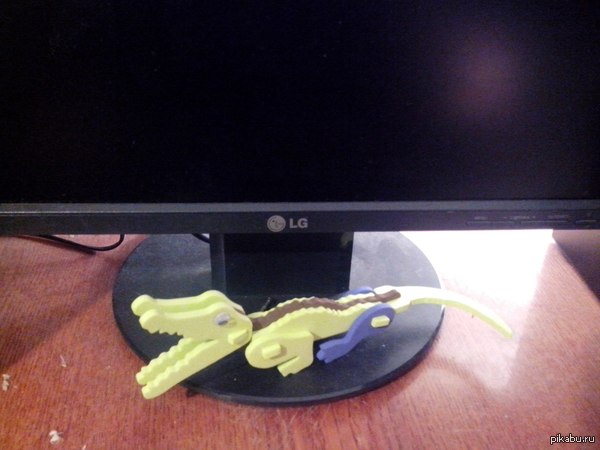 Это крокодил Федя!!!Он защитит тебя от плохого настроения и агресивных людей в интернете!