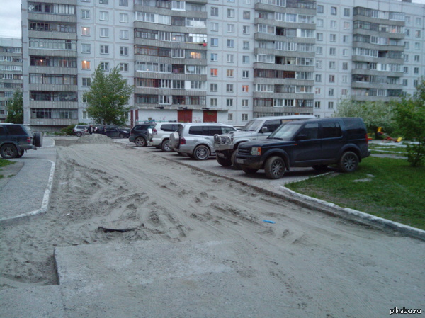 Догадываюсь, кто оплатил "ремонт" дороги