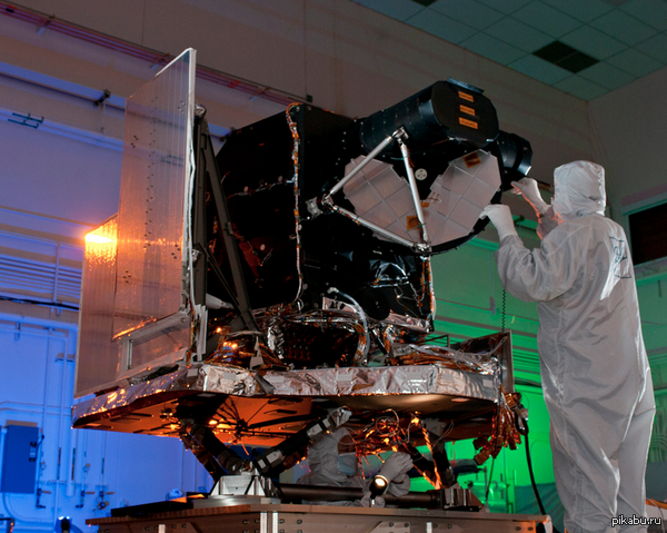 Google даст бедным странам быстрый интернет. В рамках проекта O3b компания потратит более миллиарда долларов на запуск 180 спутников.