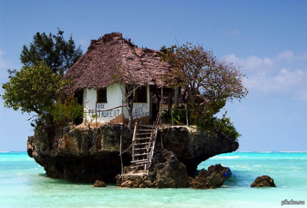 "The Rock" ресторан "Скала" в Занзибаре.