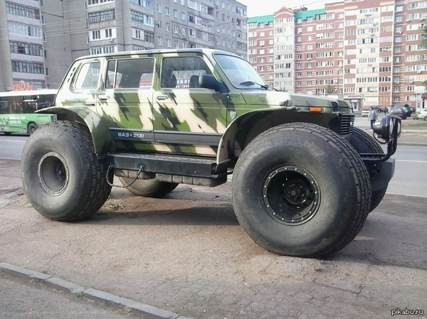 Заехал колеса подкачать. | Пикабу