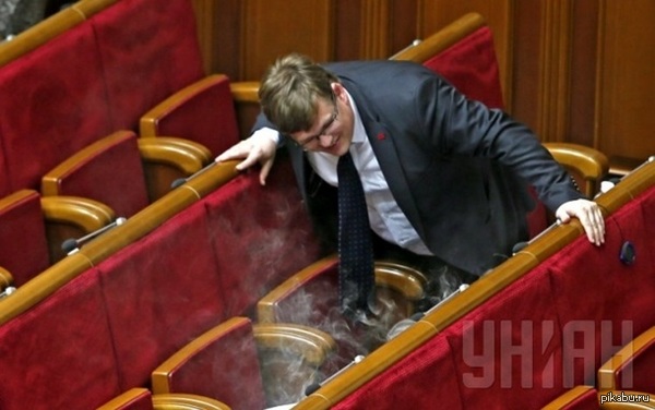 В Раде загорелось рабочее место депутата от УДАРа