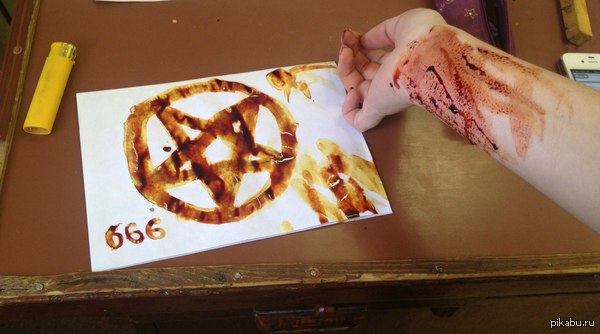 Когда учишься на химика просто не можешь спокойно работать с красной кровяной солью