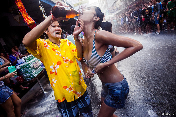    (Songkran Festival)   ,         ,      .   http://www.youtube.com/watch?v=WBh2lXE53VA