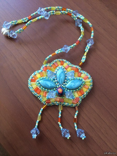 Ожерелье из бисера