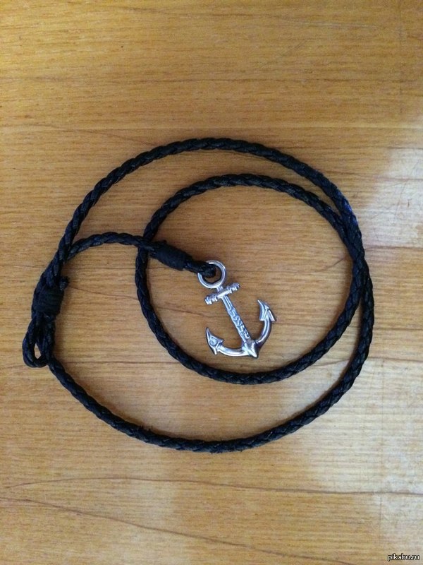 Найден браслет. Екатеринбург 27 июля в 04.30 в баре.