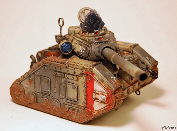 В зловещем мраке далекого будущего есть место только шмелям!