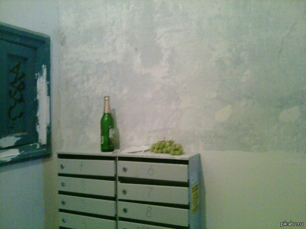 Натюрморт в подъезде.