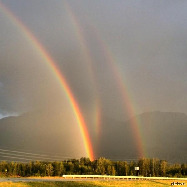 Тройная радуга.