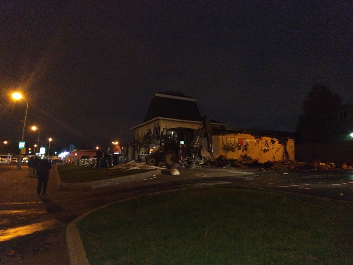 Samostroy is being demolished at Tushinskaya metro station - My, Never give up, Samostroy, Tushino, , Demolition