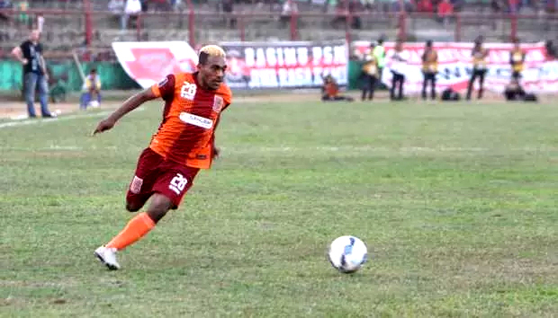 157-cm Indonesian scores a goal by running 60 meters in 6 seconds (video) - Football, Goal