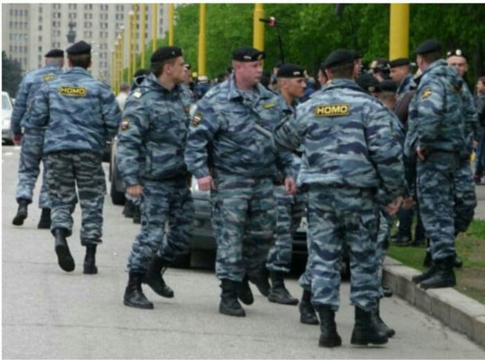 HOMO militikus... - Riot police, Mirror