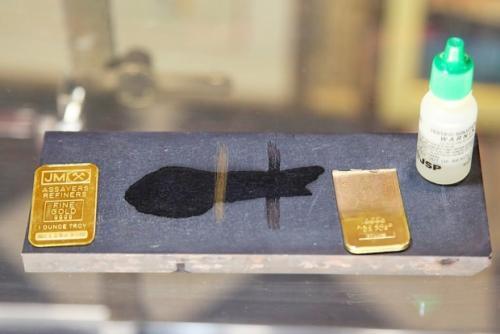 Gold bar certified by the Royal Canadian Mint turned out to be counterfeit - Longpost, Question, Humor, Fraud, Bank, Theft, What a twist, Gold