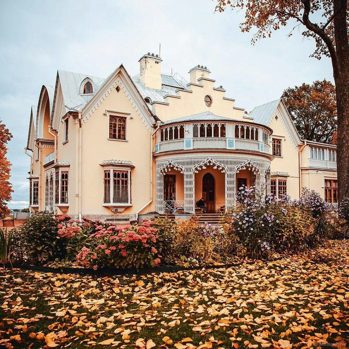 The Cottage Palace is the most beautiful building in the Alexandria park. - Autumn, November, Peterhof, Cottage, 