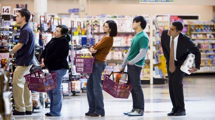 I’m standing in line, I don’t want to communicate with anyone, but then one aunt breaks through to talk - Story, Supermarket, Aunt, Ostap Bender, Humor, Animal feed, , Led