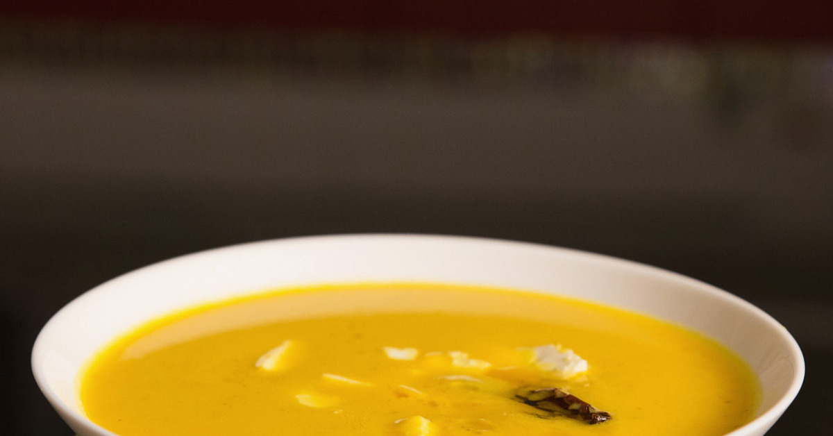 Суп тыква сливки сыр. Тыквенный суп. Суп пюре из тыквы. Тыквенный суп-пюре со сливками. Суп из тыквы со сливками и сыром.