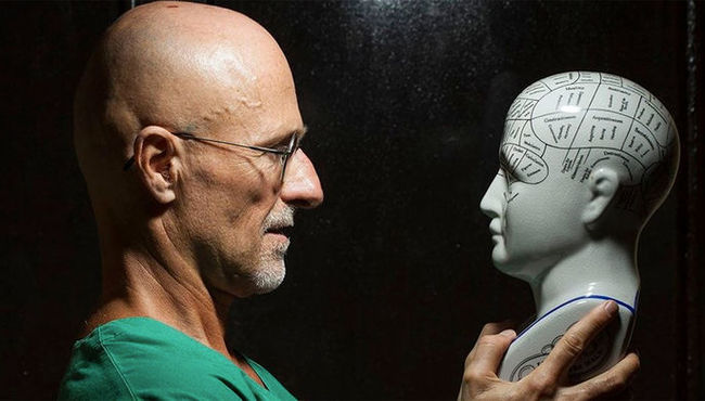 Italian surgeon announces first cadaver head transplant - Society, Health, Head transplant, Dead body, Surgeon, , The newspaper, Video