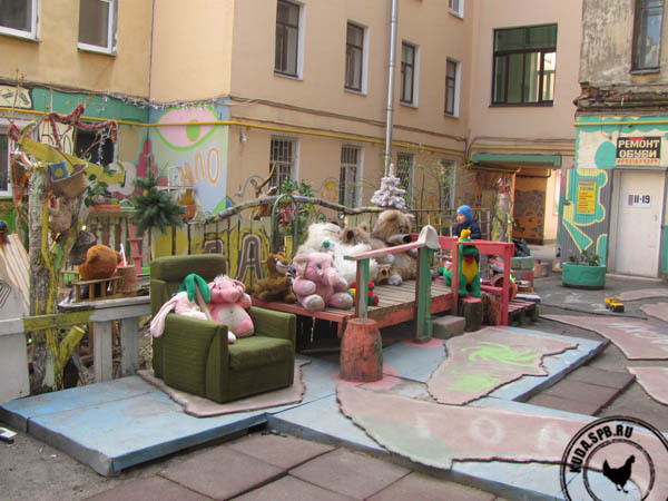 The second life of your favorite things - Saint Petersburg, Courtyard, Yards of St. Petersburg, Old toys, Art object, Longpost