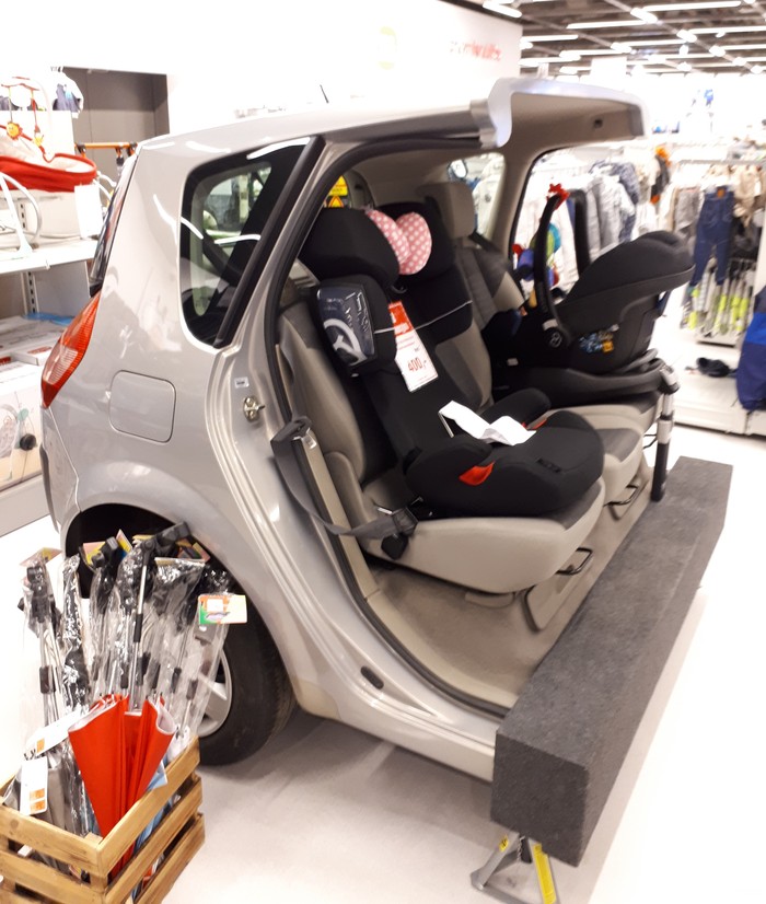 Sale of car seats in a children's store. - My, Poland, Baby car seat, Renault, , Children's store, Renault