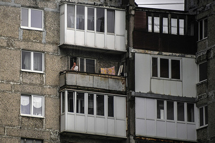 Russians smoking on balconies will pay their neighbors - Smoking, Balcony