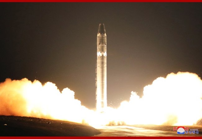 North Korea: Footage of the test launch of the intercontinental ballistic missile Hwaseong-15 - North Korea, , Rocket, Politics, Longpost