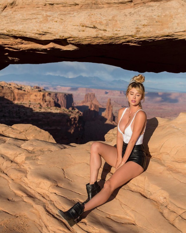 Sara underwood - NSFW, Sara underwood, Models, Playboy bunny, , GIF, Longpost