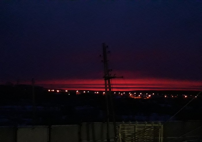 In my opinion, someone detonated an atomic bomb in a neighboring village)) - Morning, The photo, dawn