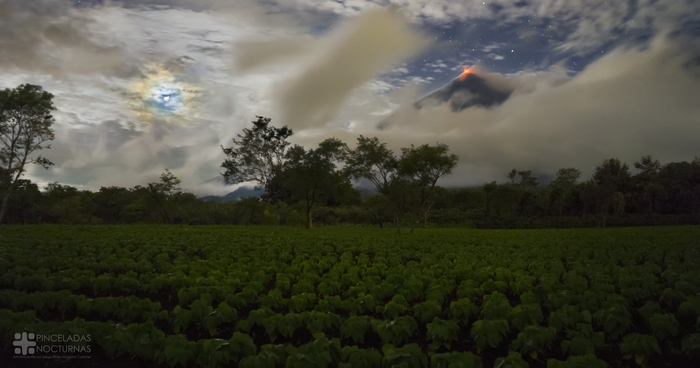 Spinach, moon halo and Saturn - moon, Eruption, Volcano, Spinach, Eruption, Fuego Volcano