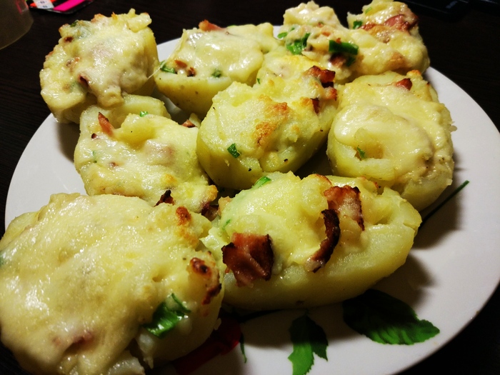 Baked potato with cheese crust stuffed with cheese and bacon. - My, Recipe, Photorecept, Potato, Longpost