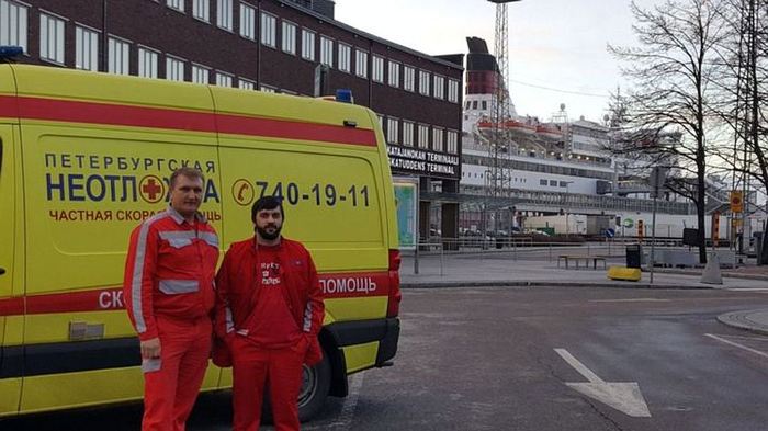 Питерская "скорая", приехавшая в Стокгольм за пациентом, спасла случайного прохожего Стокгольм, Швеция, Скорая помощь, Длиннопост