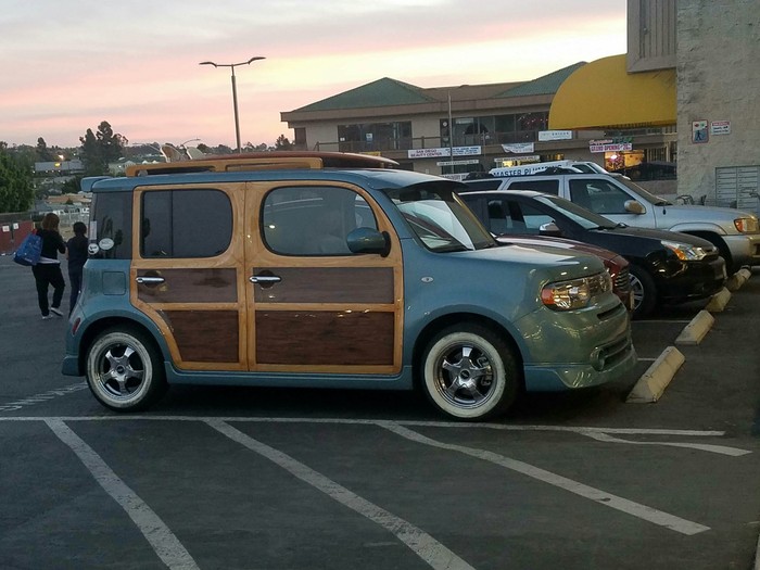 Двери под дерево