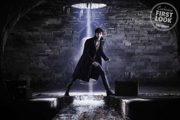 A selection of exclusive stills and photos from the filming of upcoming films from Entertainment Weekly - Movies, Fantastic Beasts: The Crimes of Grindelwald, Ready Player One, X-Men: Dark Phoenix, Star Wars VIII: The Last Jedi, Longpost