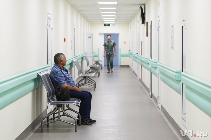 Трое гостей веселой свадьбы в Волжском попали в больницу с огнестрелом