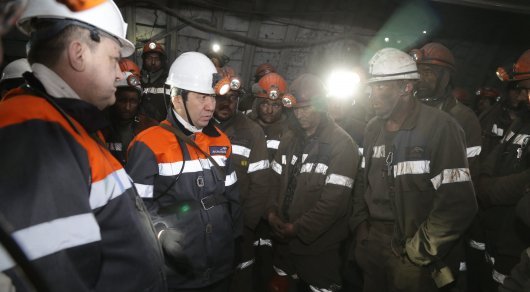 ArcelorMittal management met with striking miners. - Miners, Officials, Kazakhstan, Karaganda