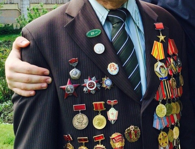 Good day, peekaboo! I would like to know information about these medals, for what they were awarded and to whom? - My, Medals, Veterans, Memory