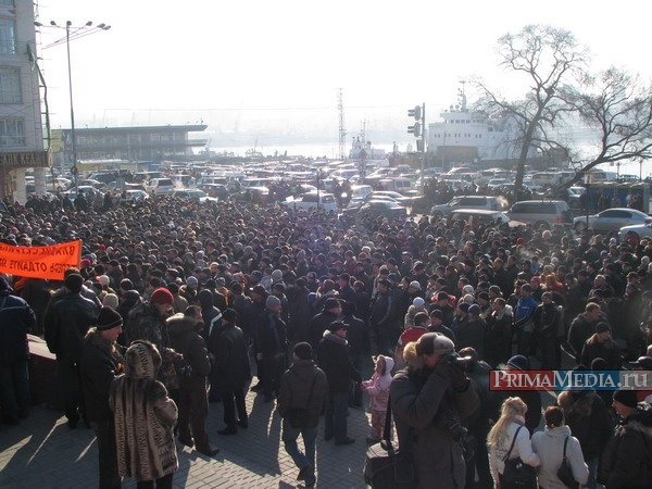 Декабрь 2008 во Владивостоке. 14 декабря. - Владивосток2008, Владивосток, 2008, Политика, Длиннопост, Протест, Митинг, Иномарки, Видео