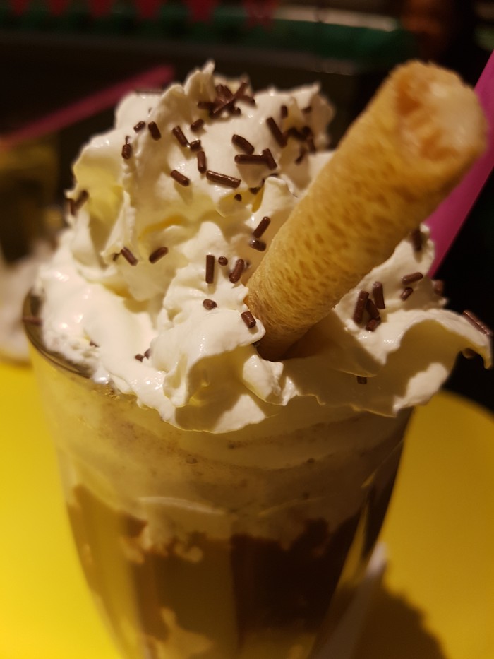 VIP Milkshake Tinseltown - Milkshake, Beverages, Cream, Chocolate