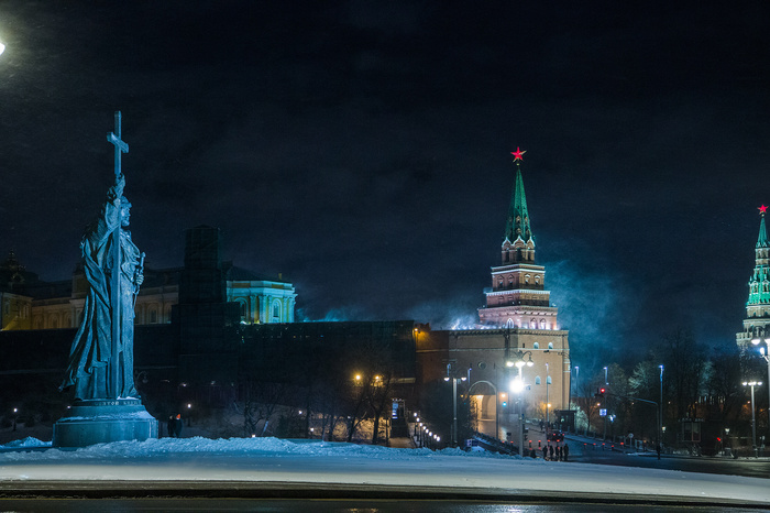 Зимний кремль - Моё, Кремль, Фотография, Памятник Владимиру, Снег, Ночь, Москва