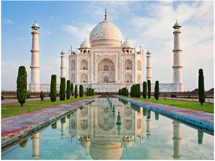 Social network avatar vs real photo - India, The photo, Taj Mahal