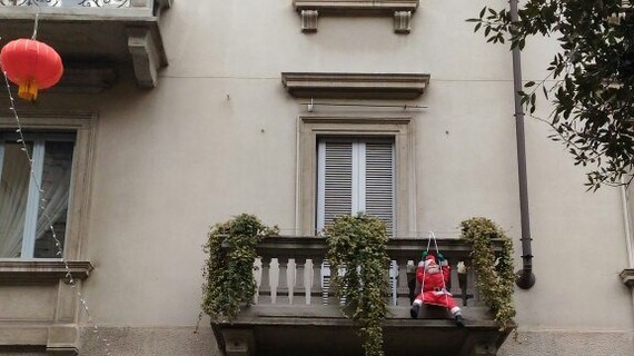 Detachments of Babbo Natale attacked the cities of Italy - My, Italy, New Year, Father Frost, Balcony, Longpost