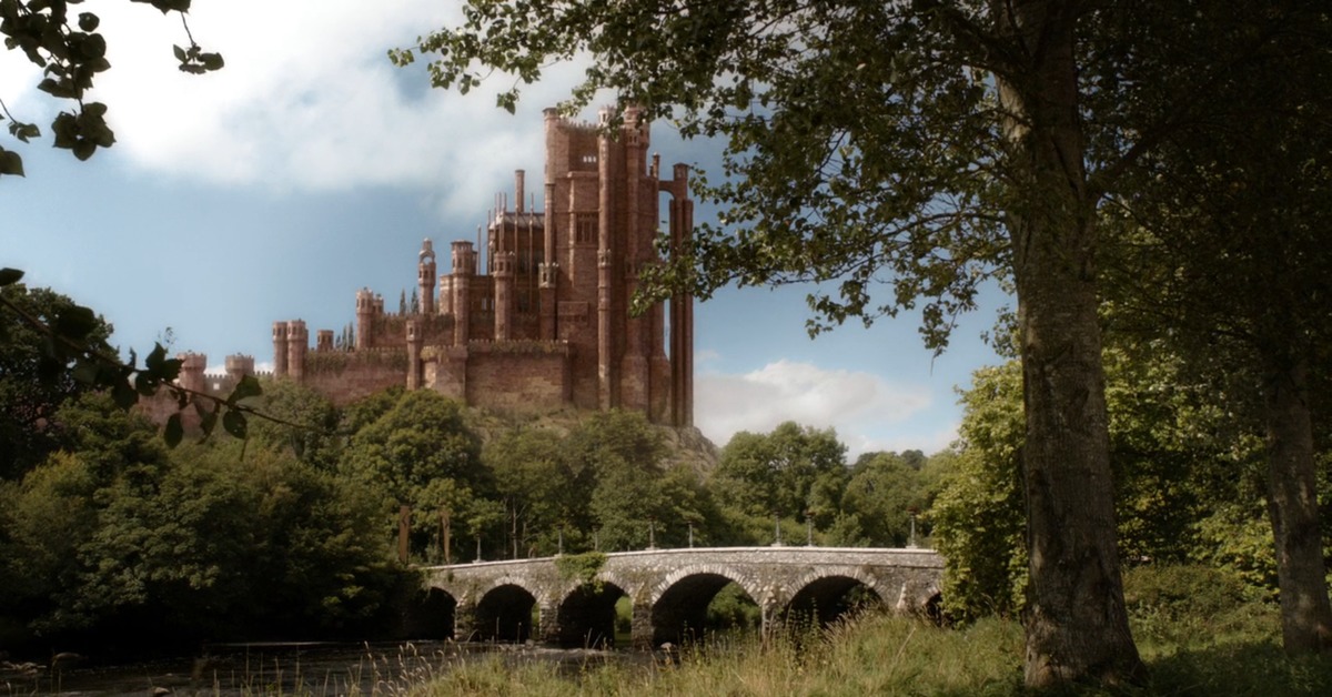 Красный замок игра престолов тед несмит. Игра престолов королевская гавань красный замок. Game of thrones castles 3d. Game of thrones moodboard. Утес кастерли замок.