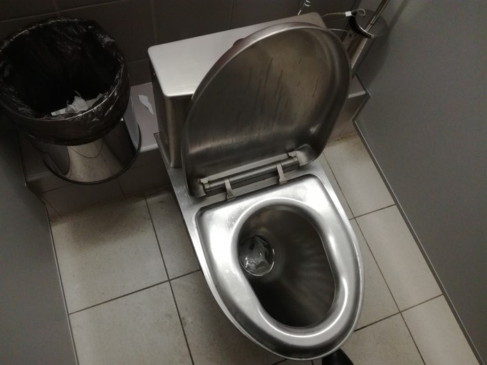 What should not be a public toilet. - Saint Petersburg, Balti, Goosebumps, Uncomfortable