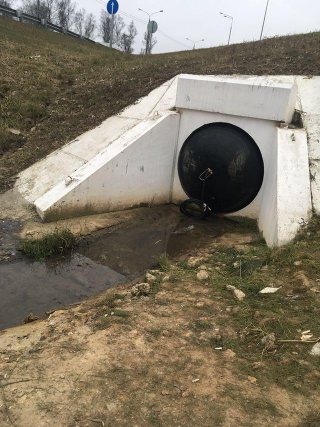 Oil pipeline drains wastewater into a pond (Part 4) Moscow region, Simferopol highway 51 km. - My, Podilskyi district, Oil pipeline, Environmental pollution, Drains, Ecology, Longpost, Video, Lawlessness