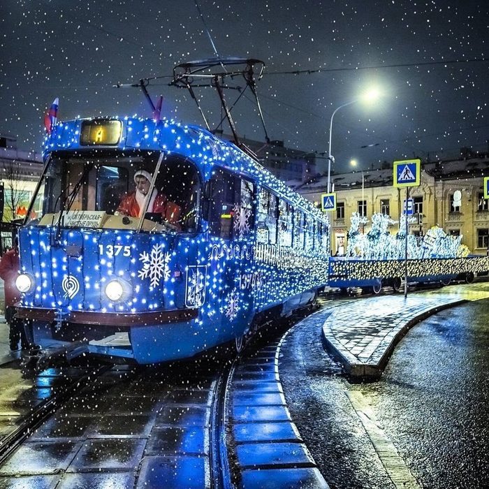 Festive tram at Chistye Prudy. Have you seen this one? - Moscow, Public transport, The photo, , Moscow at night, Evening Moscow