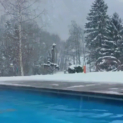 Красивый выход из бассейна.