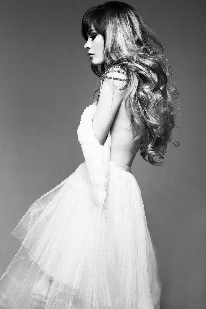 Beautiful curls flow - Curls, Прическа, Models, Fashion model, Beads, The photo, Black and white