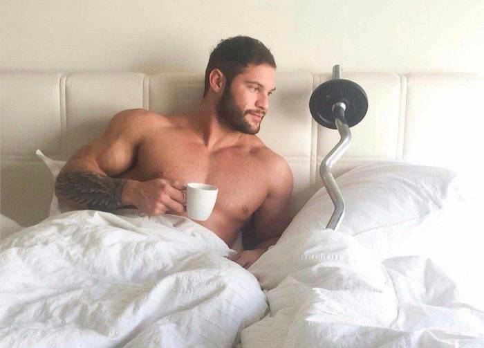 With my beloved in the morning in bed) - Sport, Barbell, Men, Humor, Morning, Bed, Coffee, The photo